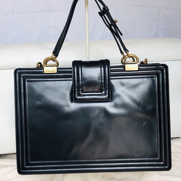 Chanel Glazed Calfskin Boy Tote - Picture 2 of 16